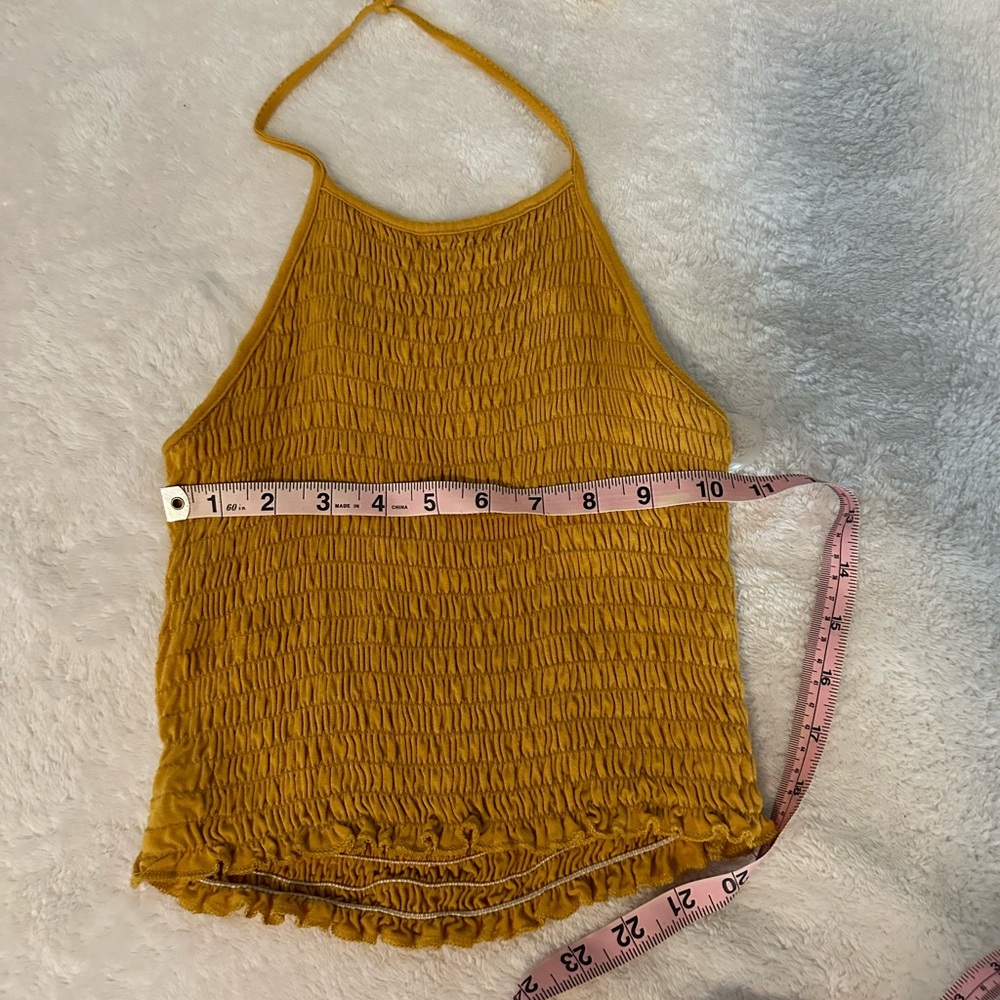 halter top💛 - Picture 4 of 6